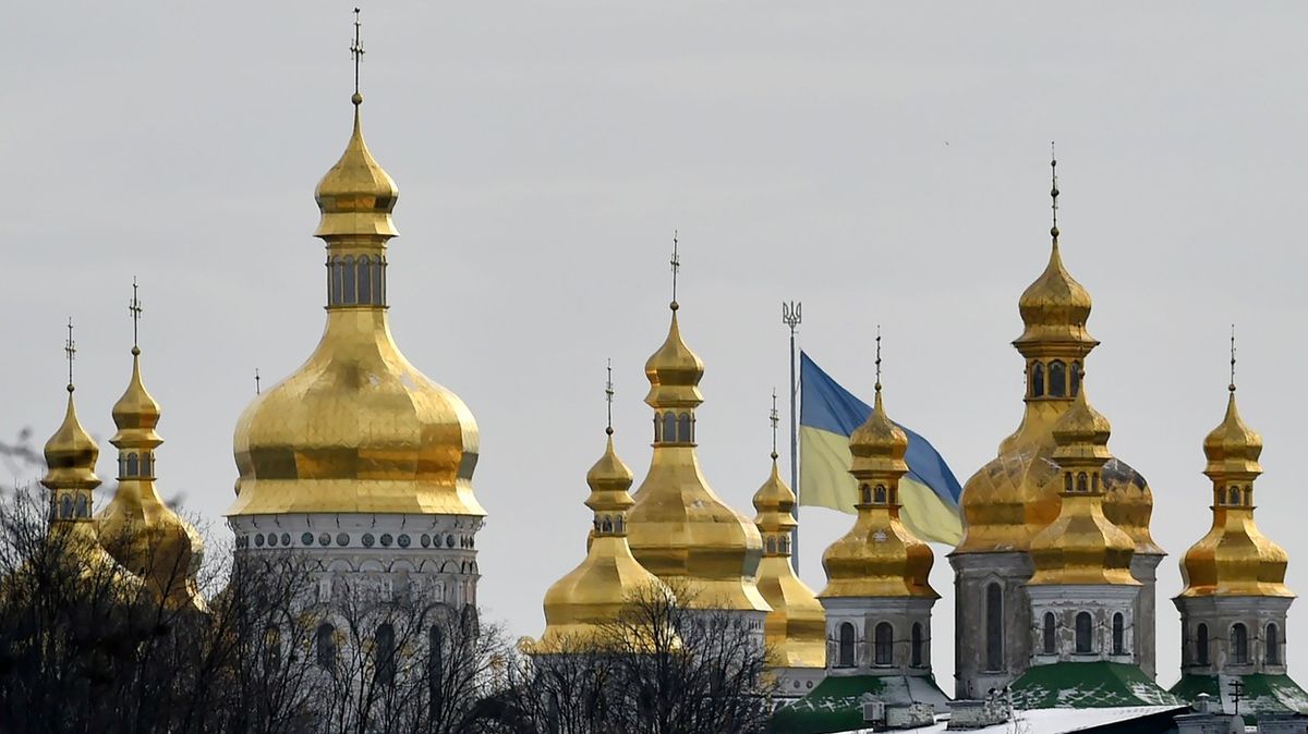 Zelenskyj zakročil proti ruské církvi. Satanismus o Vánocích, zní z Moskvy